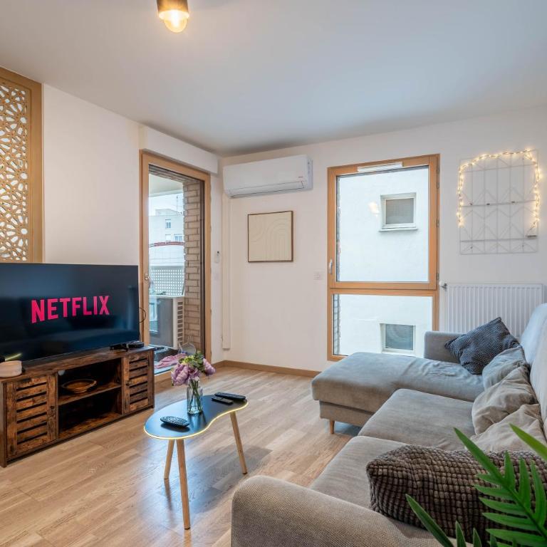 Proche Gare, Netflix, Wi-Fi fibre, paisible - Two-Bedroom Apartment with Balcony - 10