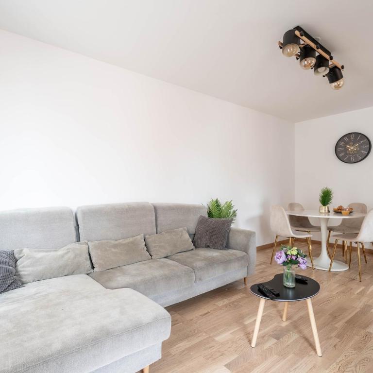 Proche Gare, Netflix, Wi-Fi fibre, paisible - Two-Bedroom Apartment with Balcony - 15