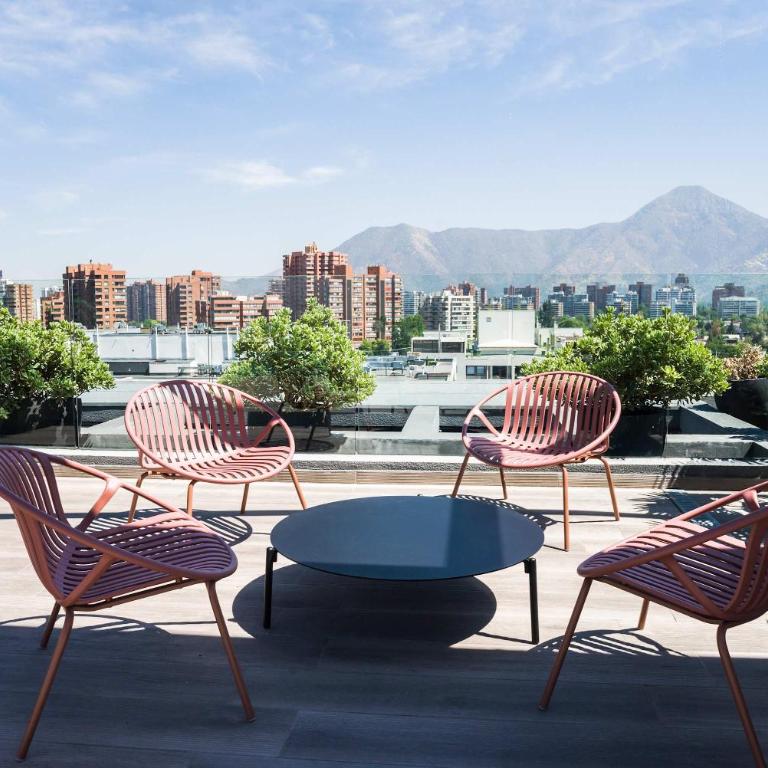 Stylish 1-BR Urban Oasis for 3 in Las Condes - Apartment - 33