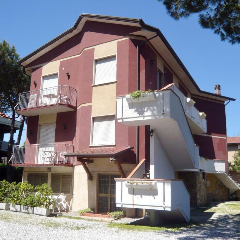 Holiday Home Il Pontile in Marina di Massa, apartments with private outdoor area, just 400 meters from the sea - Appartamento con 2 Camere da Letto - 1