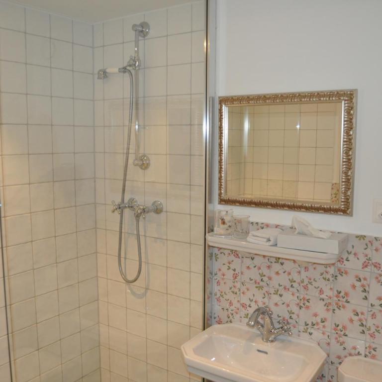 Swiss Historic Hotel Masson - Small Double Room - 12