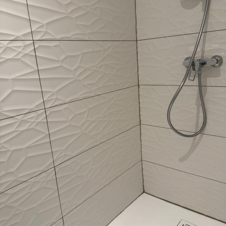 Petit Paradis 74 grand rue - Two-Bedroom Apartment - 21