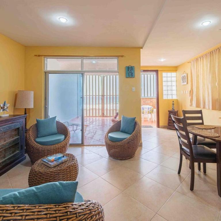 Suite apartment 101 Santa Marianita Beach Manta by BRISAMAR - Two-Bedroom Apartment - Oceanfront - 1
