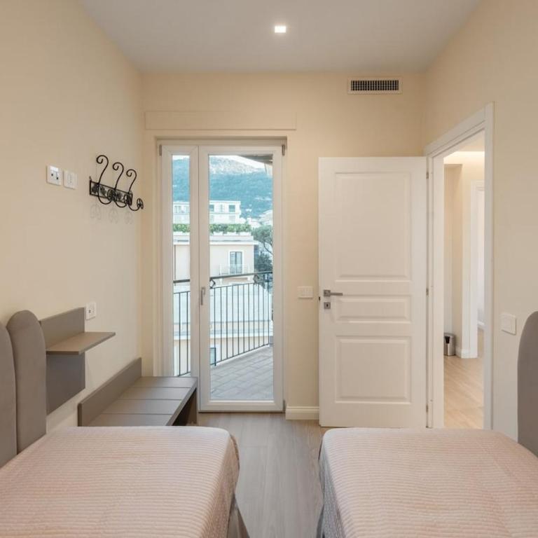 Lux 4BR Sorrento Home with SeaView Terrace - Apartment - 34