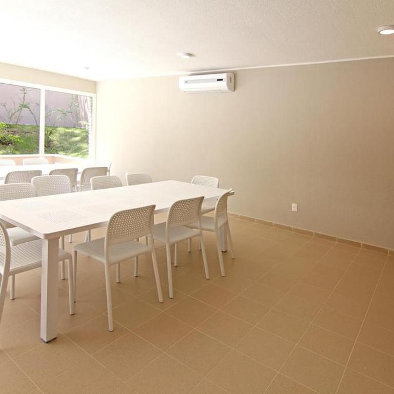 Stradivarius - Two-Bedroom Apartment - 4