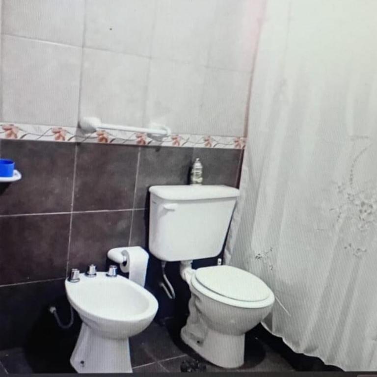 Hermosa casa en Barrio los guancos - Three-Bedroom House - 3