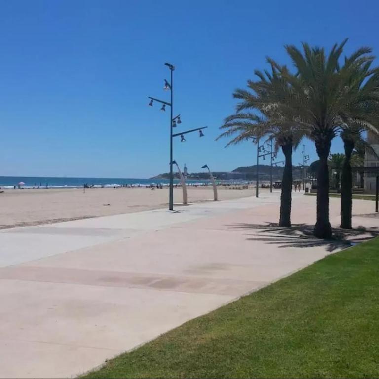 LG Cosy Loft La Pineda - One-Bedroom Apartment - 17