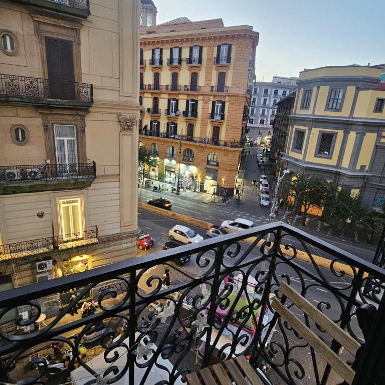 Le 2 sorelle Luxury Rooms - Camera Tripla con Vista Città - 16