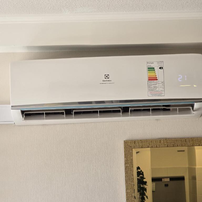 Cálido-céntrico- climatización AC-parking-piscina - Apartment - 3