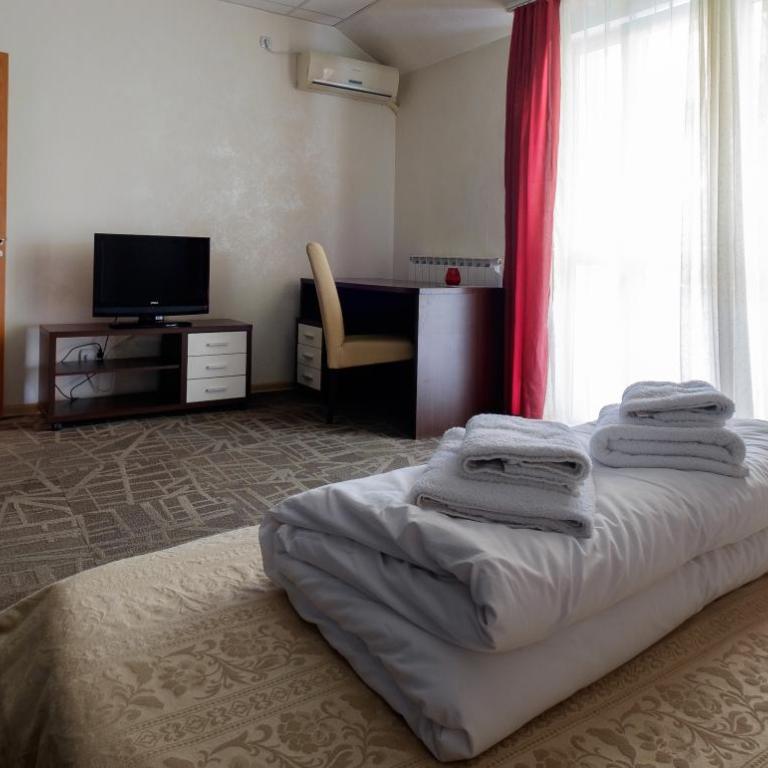 Villa Bulevar - Porodični Apartman sa 2 Spavaće Sobe, Kuhinjom i Terasom - 5