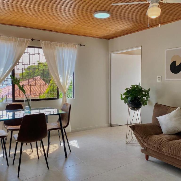 Valle Suites, la mejor zona - Apartamento de 2 dormitorios con vistas a la piscina - 3