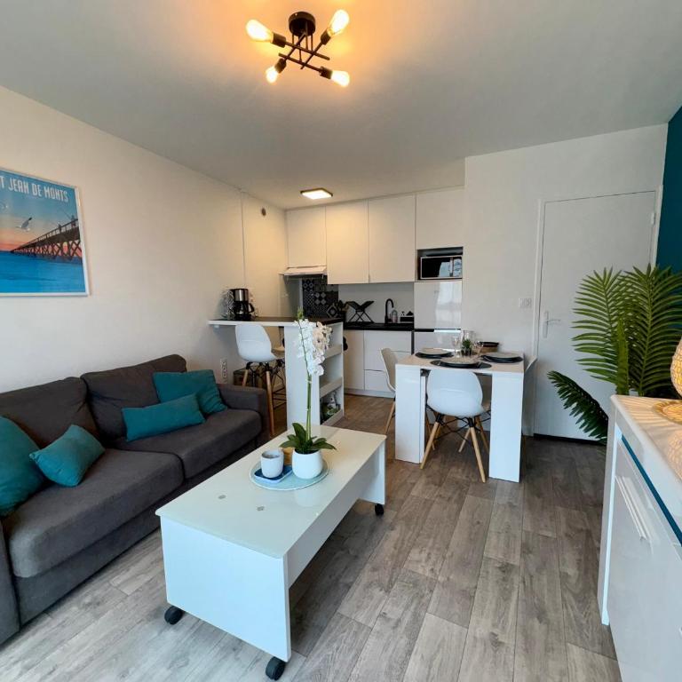 Appartement cosy à 50m de la plage à St Hilaire de Riez - FR-1-323-561 - Apartment - 18