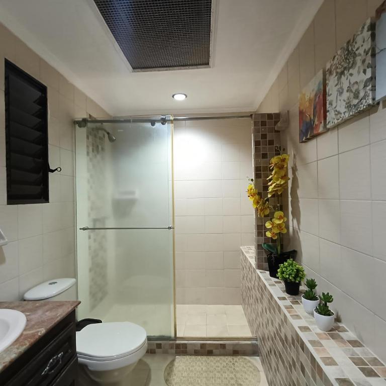 hogar Familar en Pereira, Cerca a Expofuturo, Estadio, Villa Olímpica - Three-Bedroom House - 11