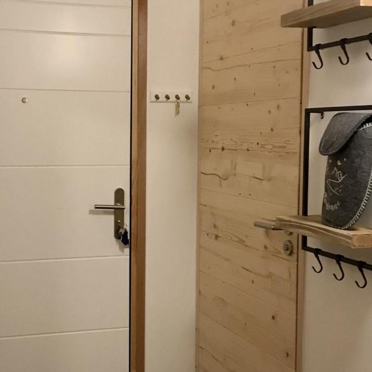 Appartement neuf 3 chambres avec jardin et parking à Arâches-la-Frasse - FR-1-836-48 - Appartement - 13