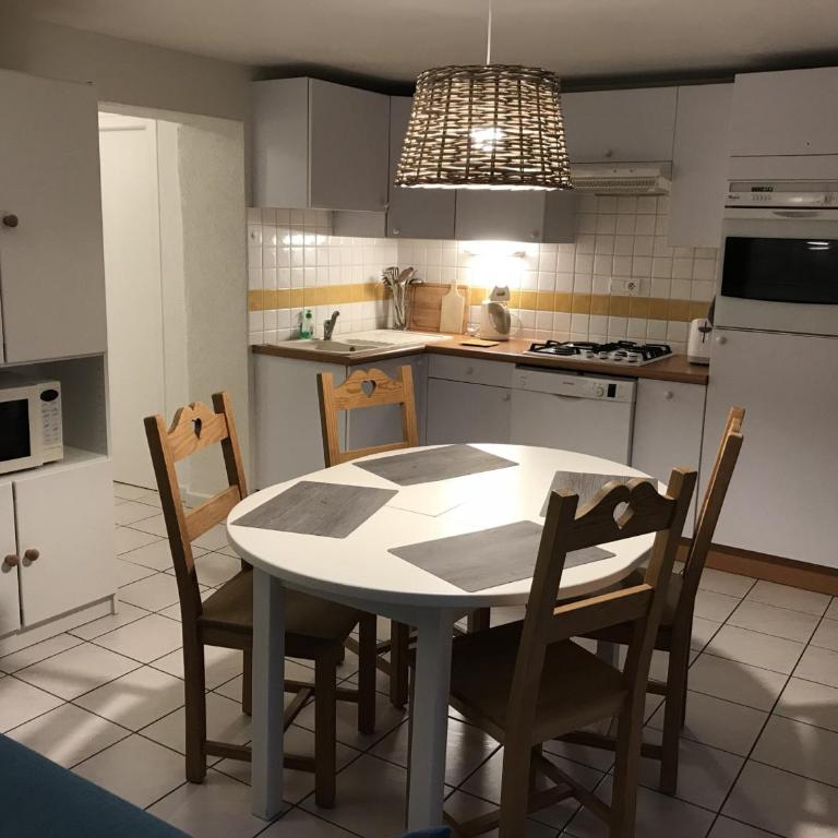 Appartement Chalet 2 Chambres - 6 Pers, Wifi, Parking - FR-1-836-27 - Apartamento - 2