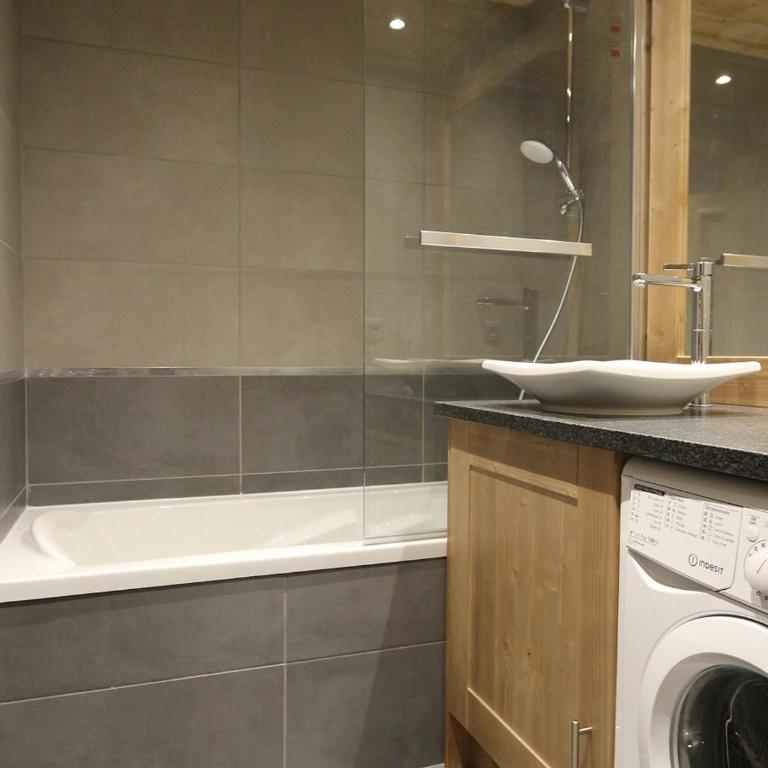 Appartement standing 2 chambres, centre Arâches, 5 pers, parking, wifi - FR-1-836-8 - Apartment - 5