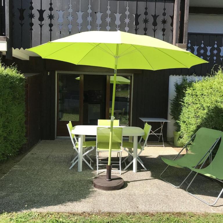 3 pièces rénovées - 2 chambres jusqu’à 5 pers. avec terrasse sud et garage - 500m centre - FR-1-836-29 - Appartement - 16