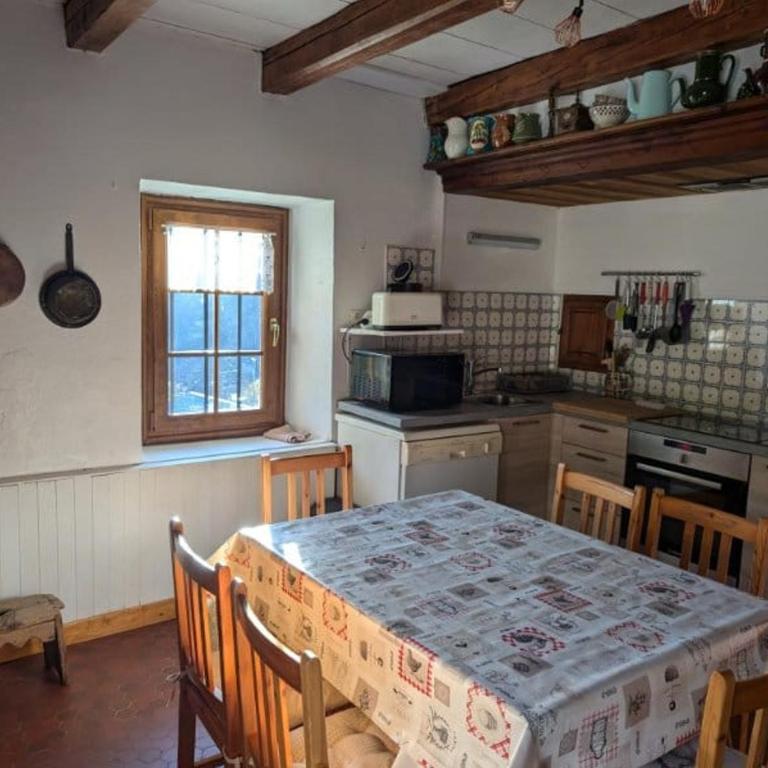 Appartement de charme 3 chambres avec jardin - Animaux admis, Parking - 6 personnes - FR-1-836-47 - Appartement - 5
