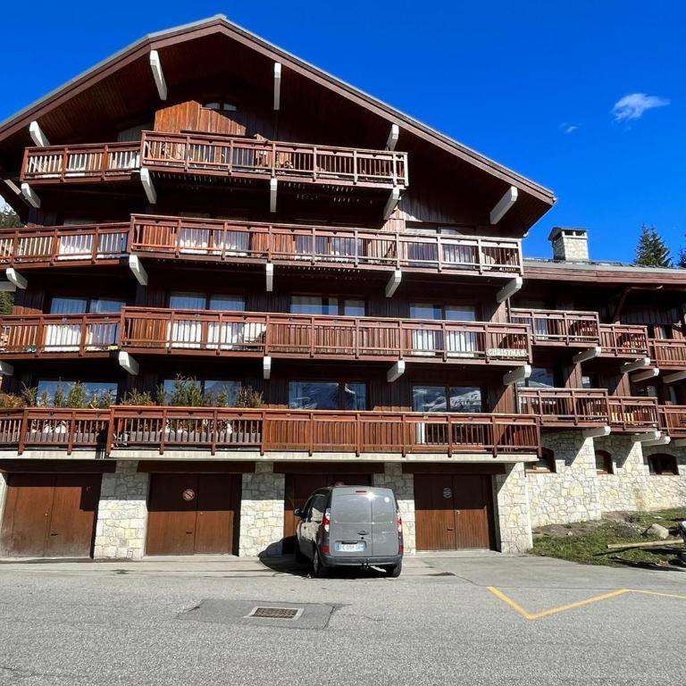 Duplex spacieux et lumineux près des pistes avec balcon et cheminée - FR-1-688-101 - Appartement - 14