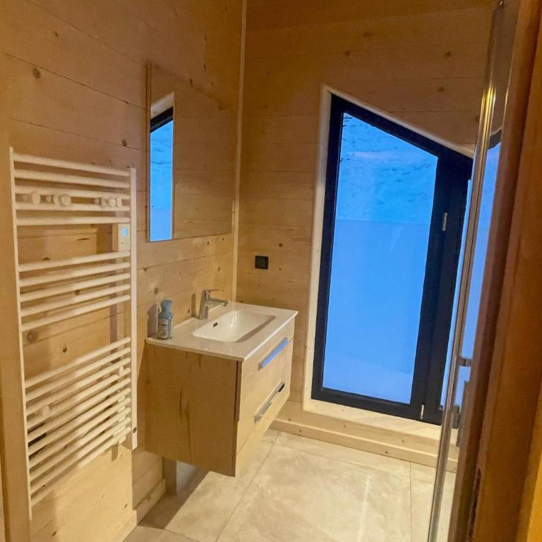 Chalet de standing 12 personnes à Nancroix, avec WIFI et parking privé - FR-1-411-1005 - Chalet - 13