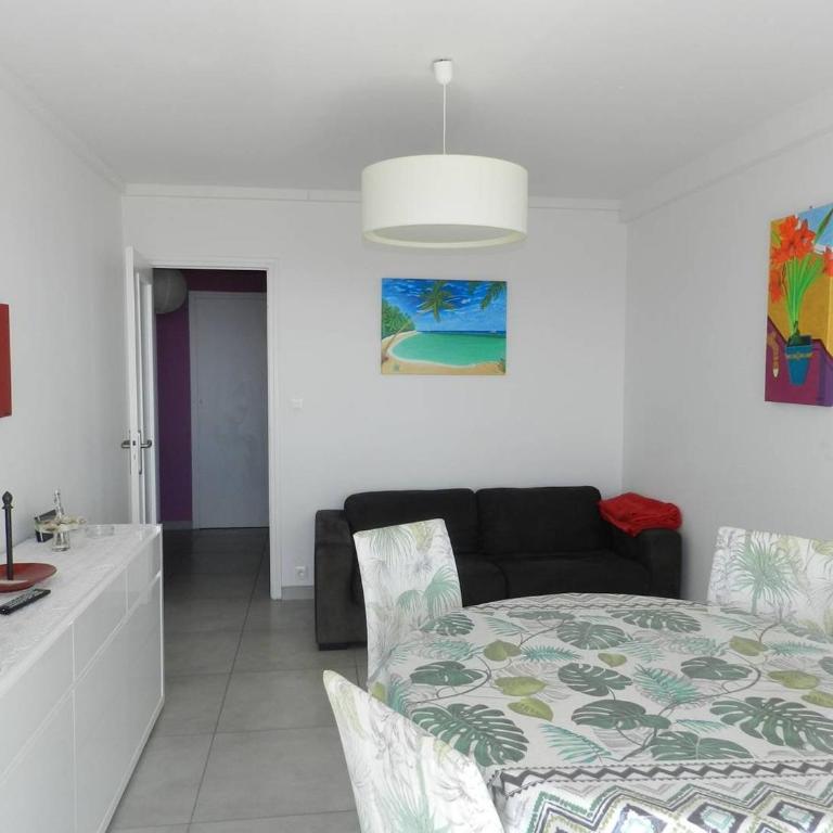 Appartement 2 pièces avec vue mer et parking, Le Lavandou - FR-1-251-887 - Appartement - 2