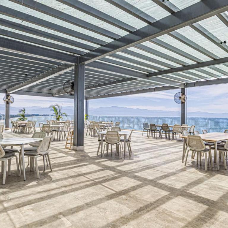 4-bed beachfront Lux Apartment - Apartamento - 52