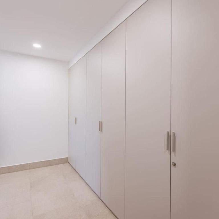 4-bed beachfront Lux Apartment - Apartamento - 70