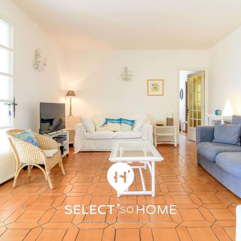 SELECTsoHOME - Villa vue mer avec piscine à Bormes-les-Mimosas - VILLA THALASSA - Three-Bedroom Home - 5