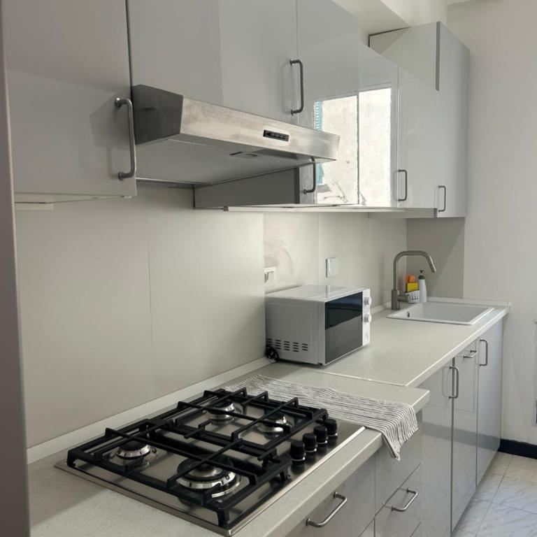 Entire Apartment Near Brignole - Appartamento - 10