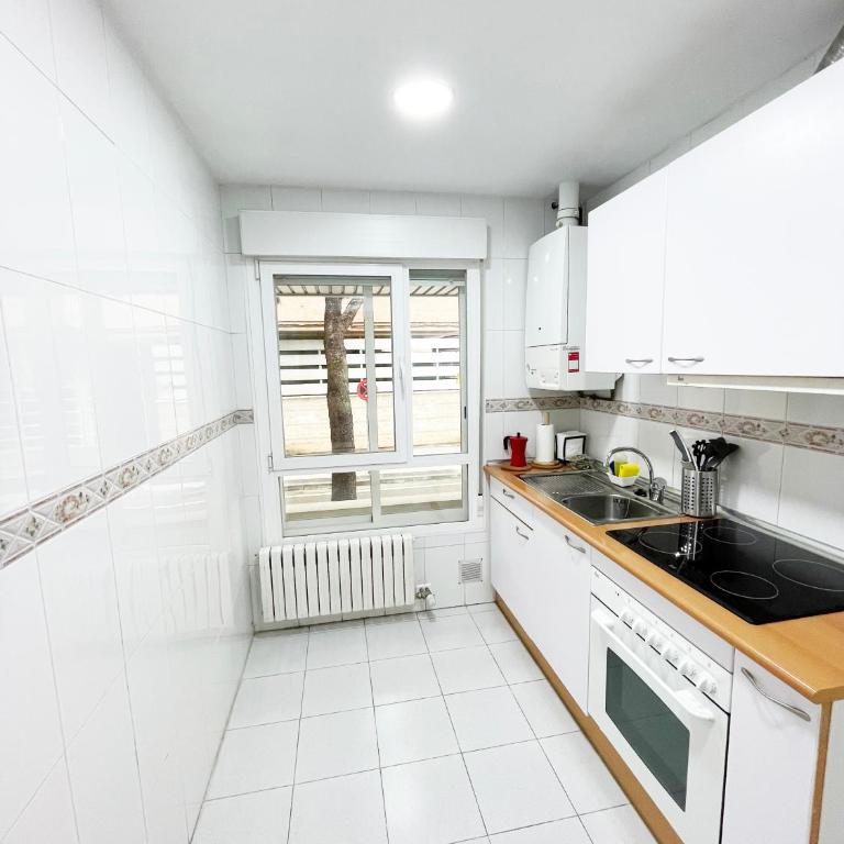 Novedad Avenida puente del Pilar - Two-Bedroom Apartment - 11