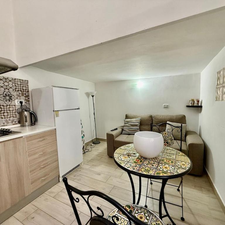 Dimora Sant'Agostino 2 - Appartamento con 1 Camera da Letto - 2
