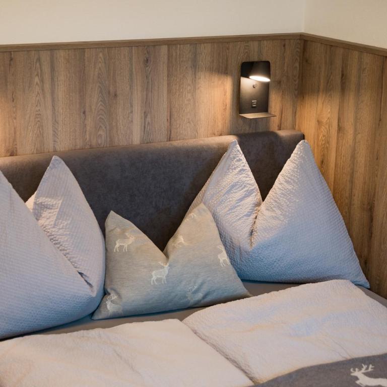 Apart Dahoam - Deluxe Apartment with Three-Bedroom and Mountain View - 4