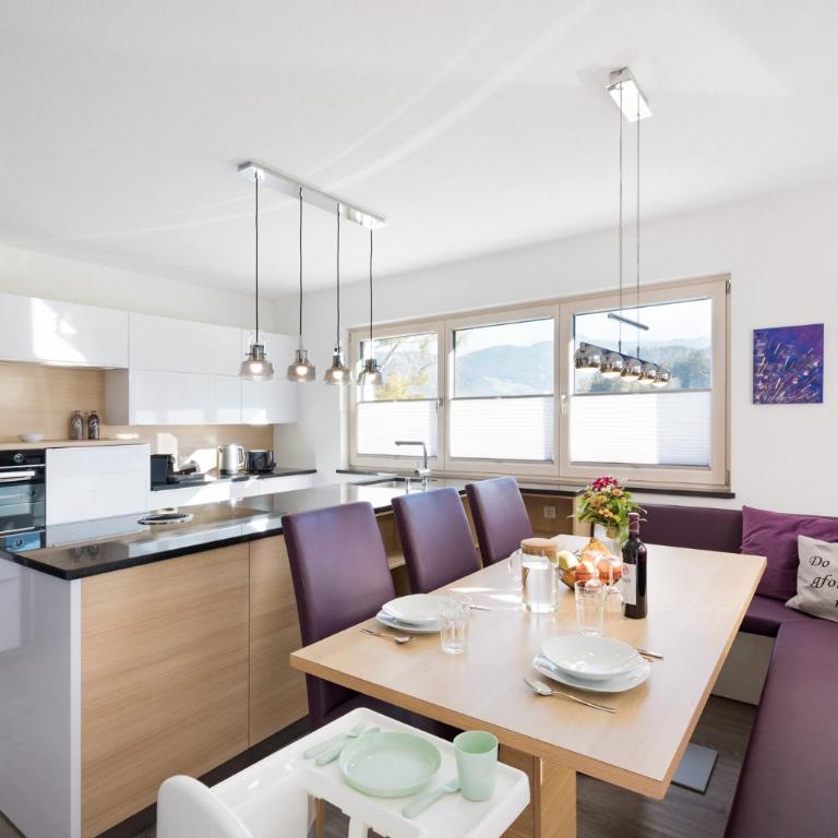 Apart Dahoam - Deluxe Apartment with Three-Bedroom and Mountain View - 12