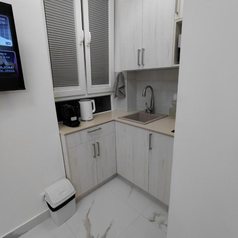 Angel Suites - One-Bedroom Apartment - 13