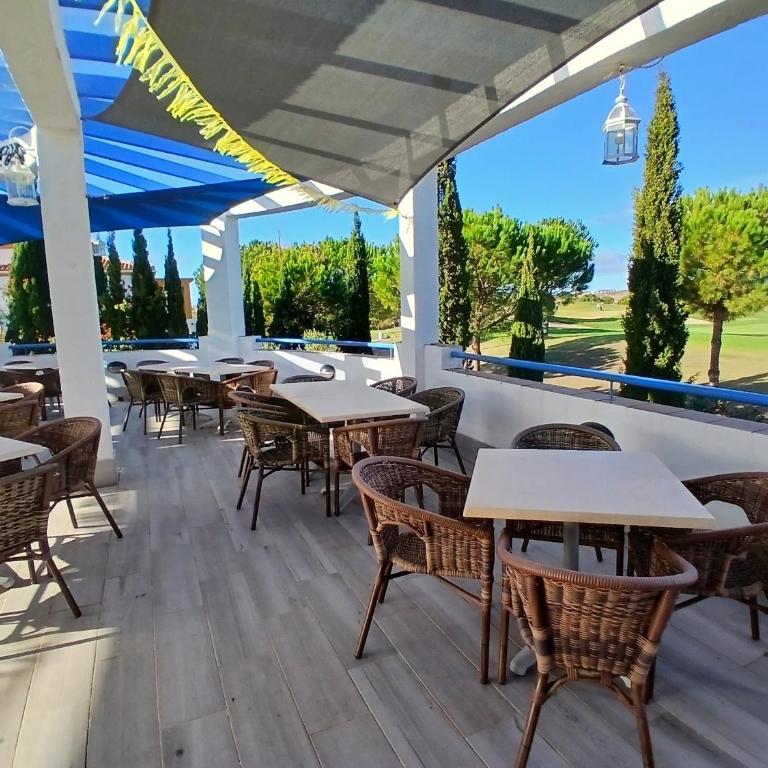 Casa GOLFERS PARADISE ESUR100 by FeWo-PLAN, Ferienhaus direkt am Golfplatz mit Gemeinschaftspool - Casa - 40