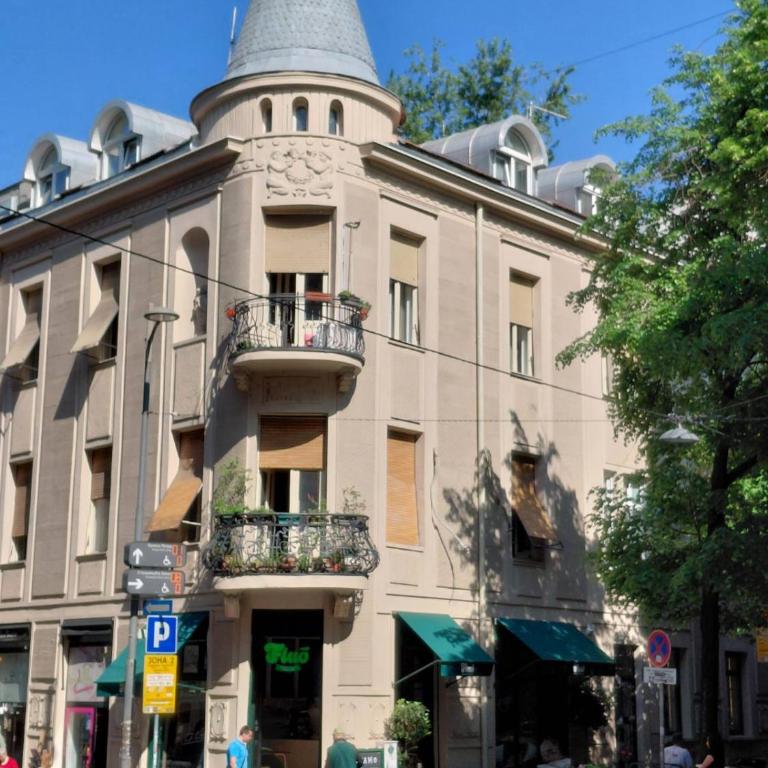 Angel Suites - One-Bedroom Apartment - 2
