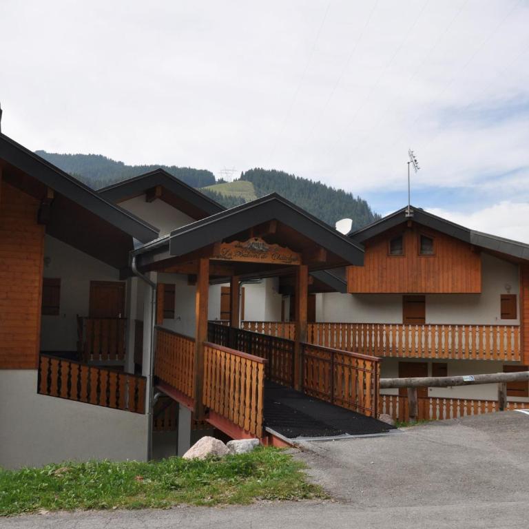Appartement cosy avec terrasse, proche du village, parking inclus - FR-1-693-7 - Appartement - 13