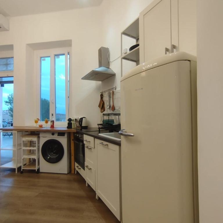 HERITAGE HOUSE City Center -ENTIRE APARTMENT- - Appartamento Deluxe con 2 Camere da Letto e Balcone - 3