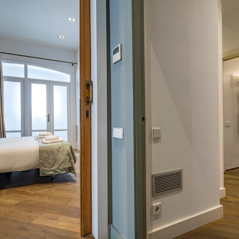 Habitat Apartments Rambla Deluxe - Luxury Three-Bedroom Apartment - 13