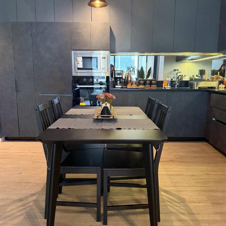 HOM I Comodo y elegante tu hogar temporal en Av Las Condes - Apartment - 14