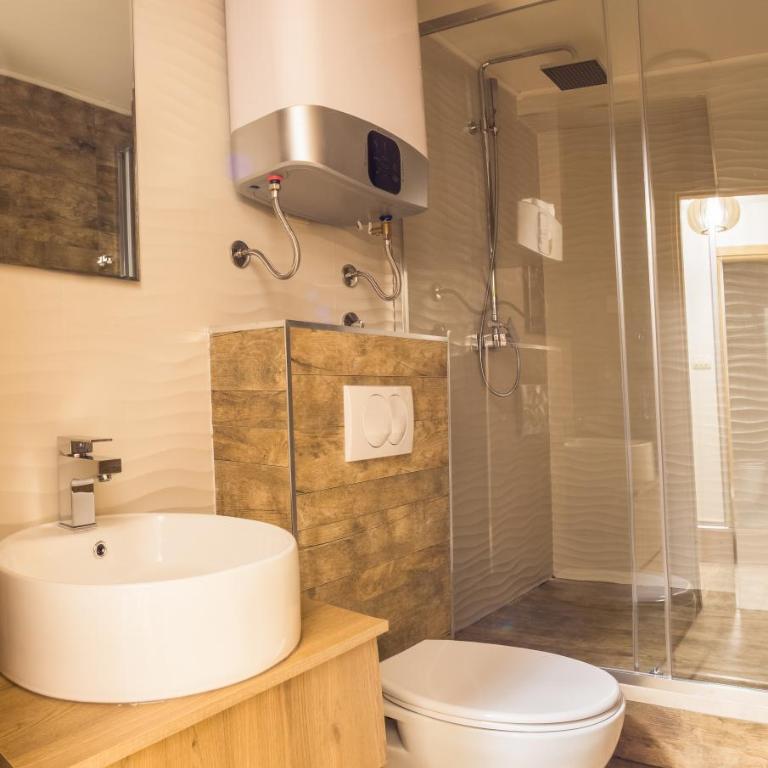 Basileus Apartments Budva - Deluks Četvorokrevetna Soba - 1