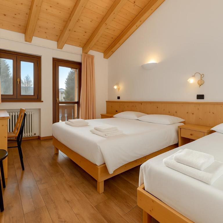 Hotel Bleis - Camera Tripla Deluxe - 1