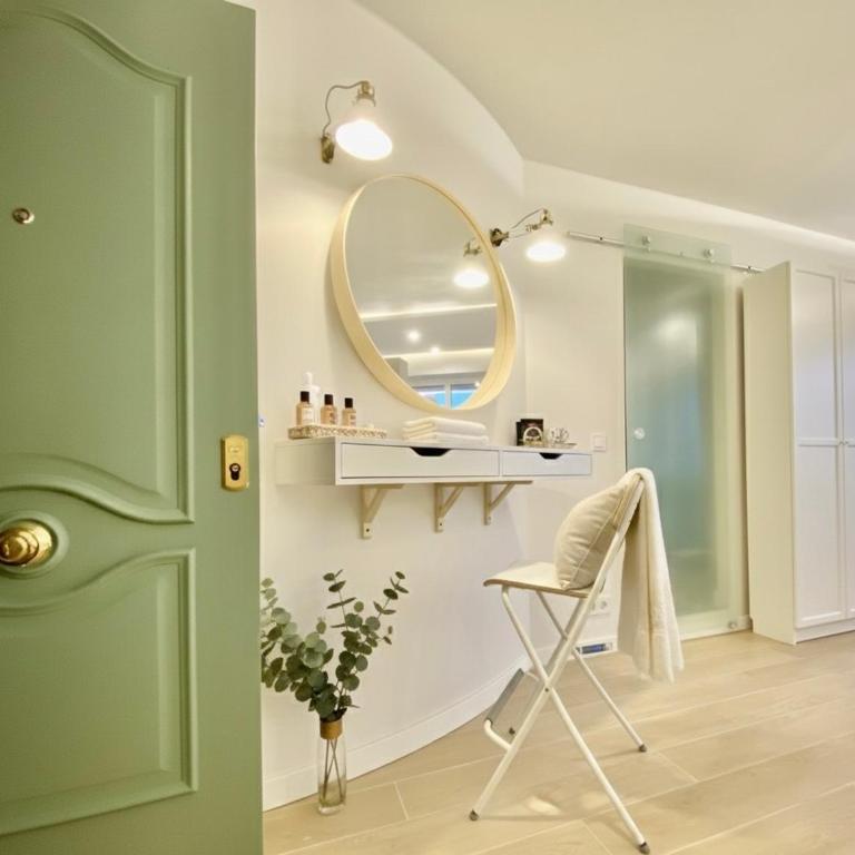 Dream of light and Beach THE GREEN DOOR - One-Bedroom Apartment - 4