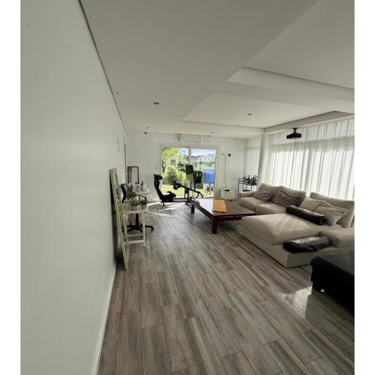 Casa en barrio privado - Casa de 5 dormitorios - 12