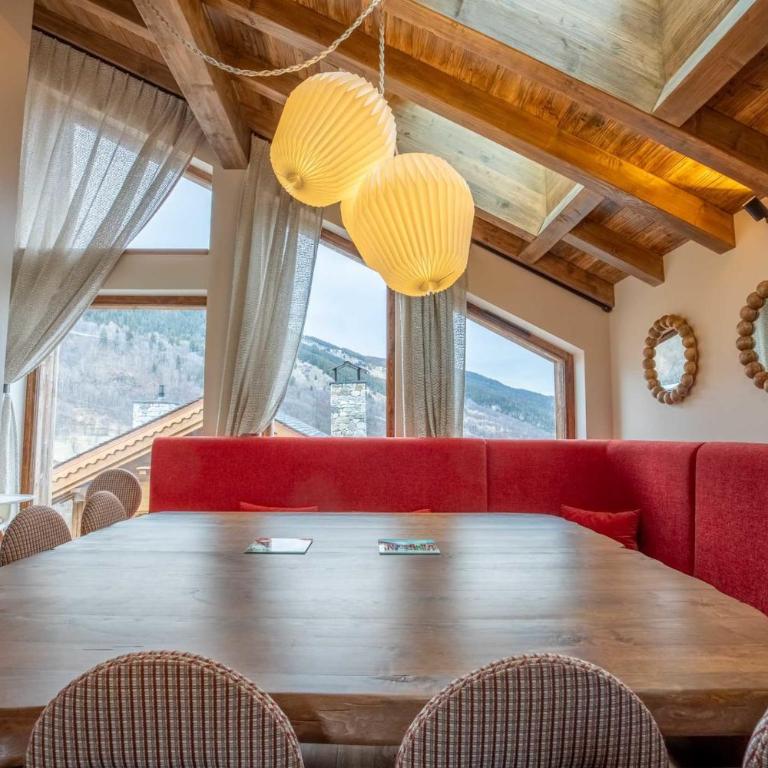 Chalet Yolo with Pool and Spa - Chalet - 11