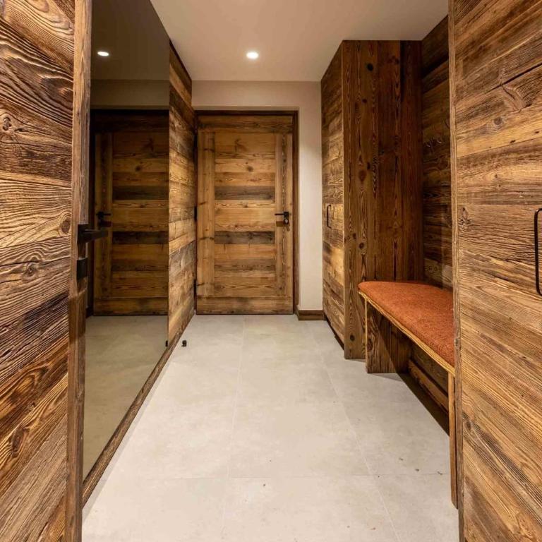 Chalet Yolo with Pool and Spa - Chalet - 38