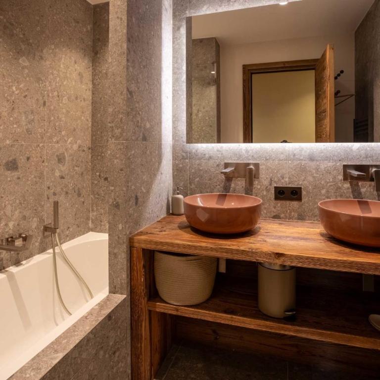 Chalet Yolo with Pool and Spa - Chalet - 44