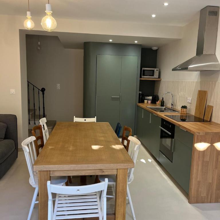 Chez Louise et Léo - Three-Bedroom House - 11