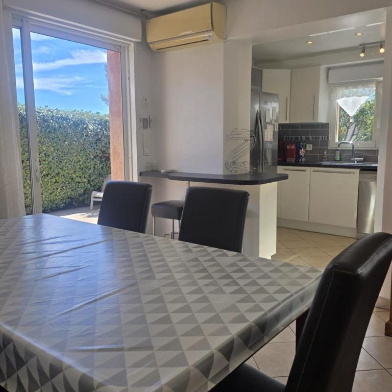 Beautiful Apartment with Garden Near Beach - Appartamento - 5