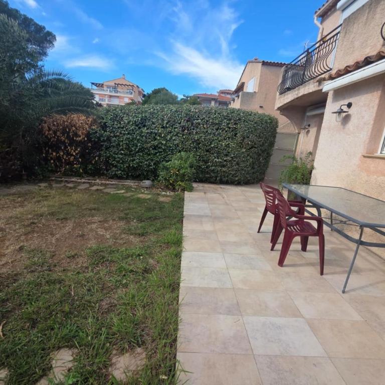 Beautiful Apartment with Garden Near Beach - Appartamento - 19